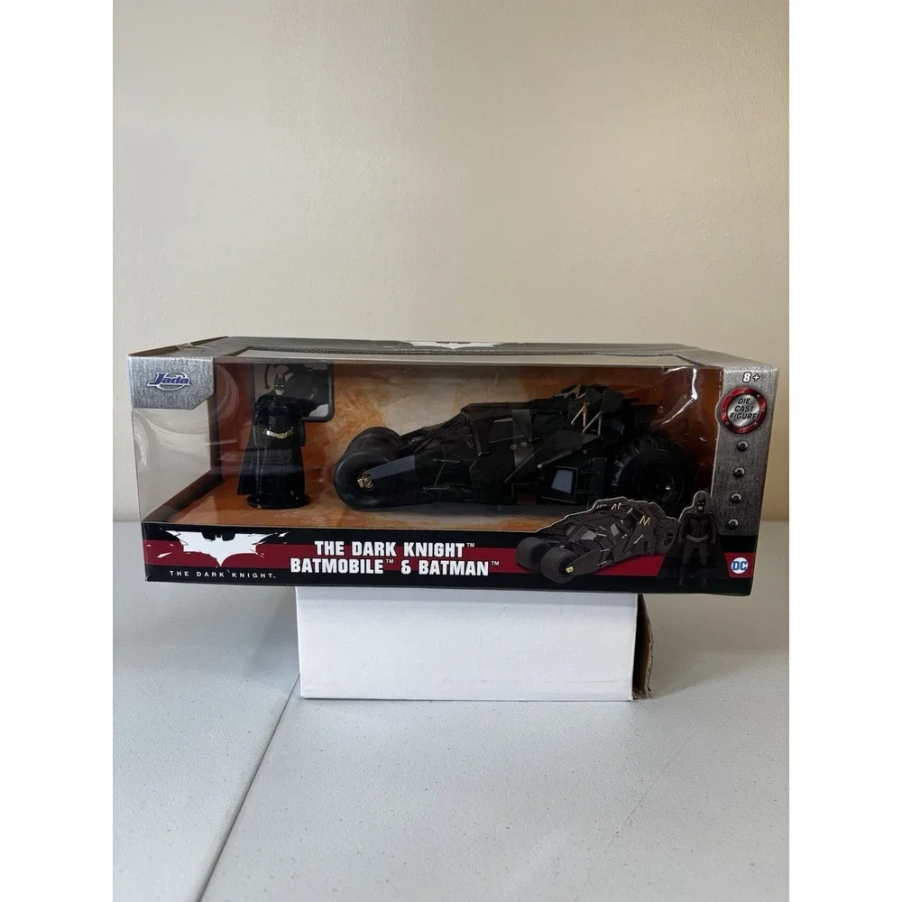 Jada Batman Dark Knight - BATMAN Die-Cast Figure & 1:24 BATMOBILE - Item #98261